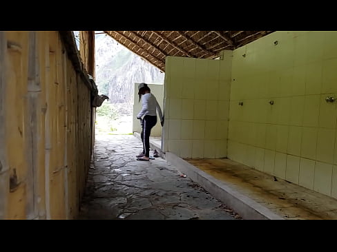 ❤️ كاميرا تجسس على زميل جامعي اسباني اللعين